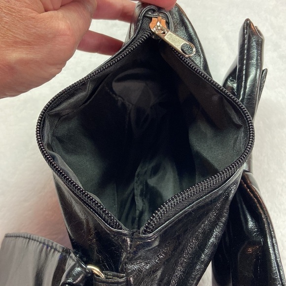 Rue21 Patent Black Clutch/Wristlet w Bow NWT - Picture 4 of 8